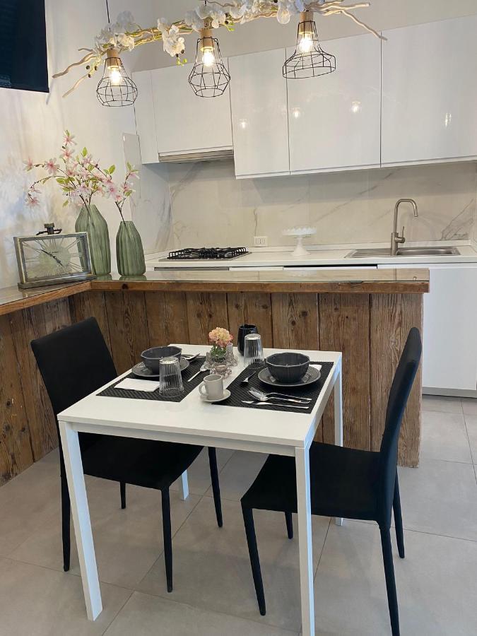 Dimora Giusti Bed and Breakfast Lecce Buitenkant foto